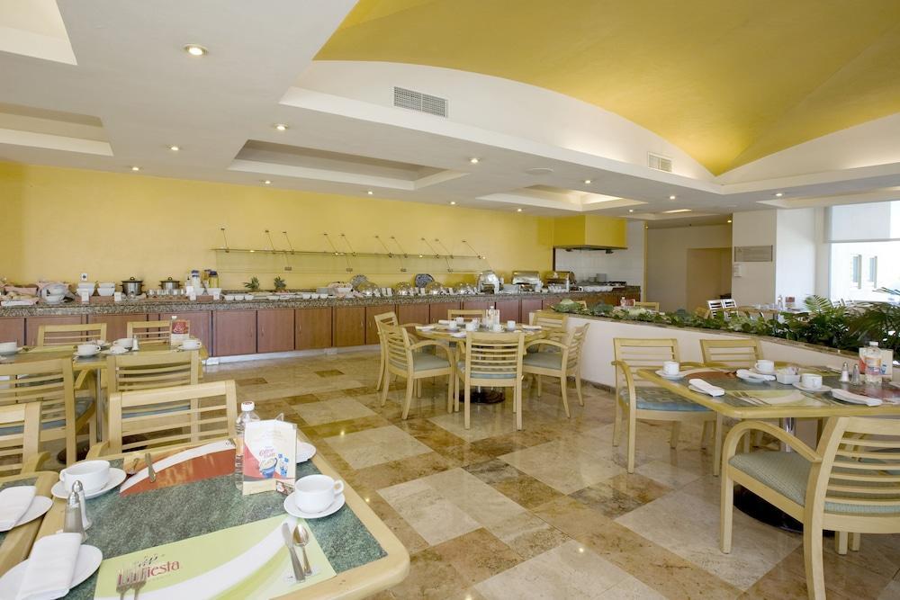 Fiesta Inn Express San Luis Potosi Oriente Bagian luar foto