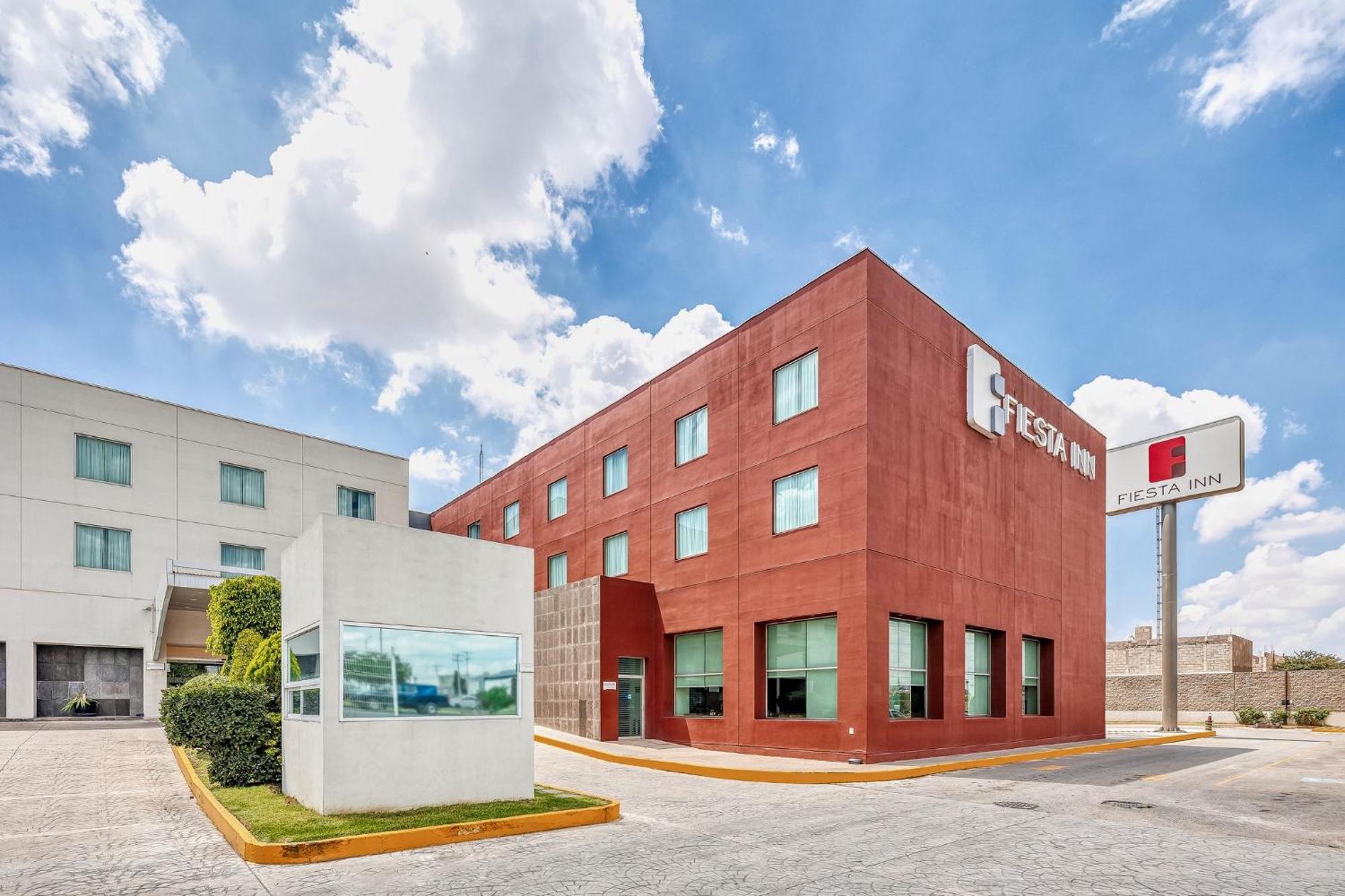 Fiesta Inn Express San Luis Potosi Oriente Bagian luar foto
