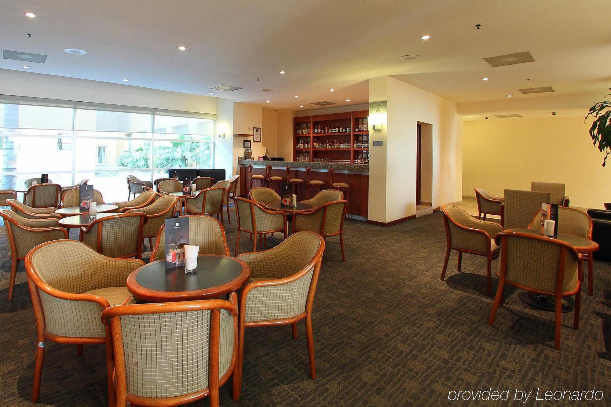 Fiesta Inn Express San Luis Potosi Oriente Bagian luar foto