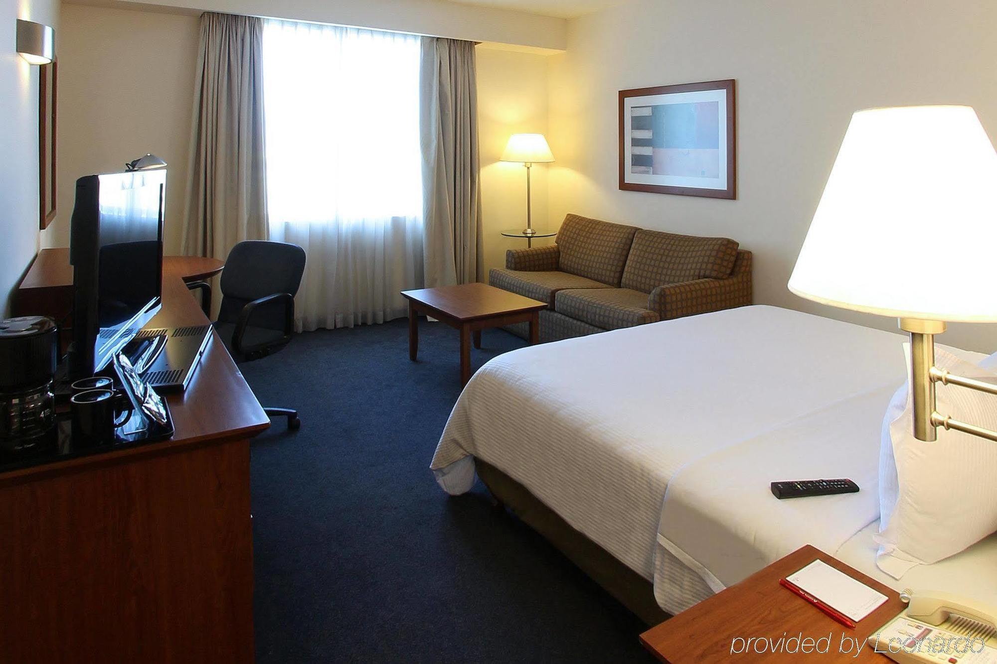 Fiesta Inn Express San Luis Potosi Oriente Bagian luar foto