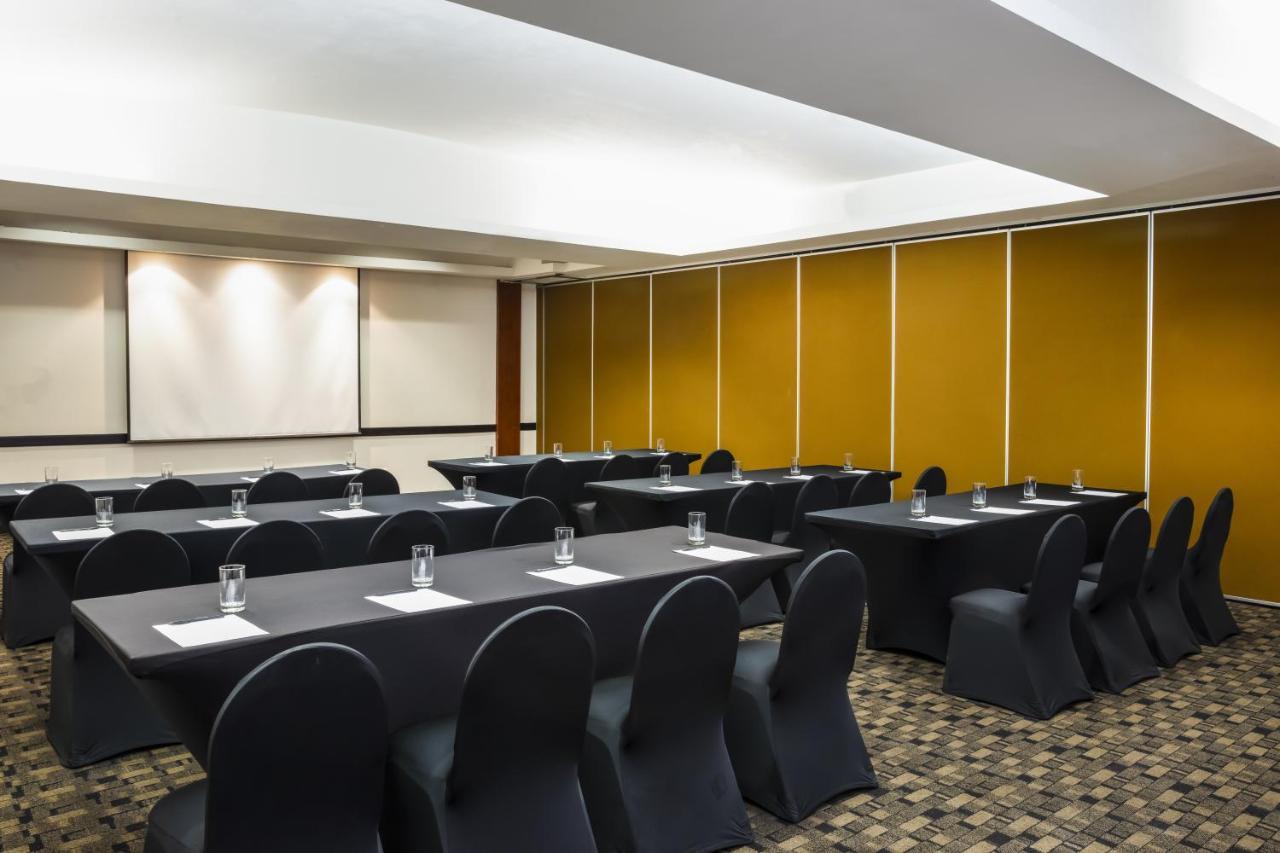 Fiesta Inn Express San Luis Potosi Oriente Bagian luar foto